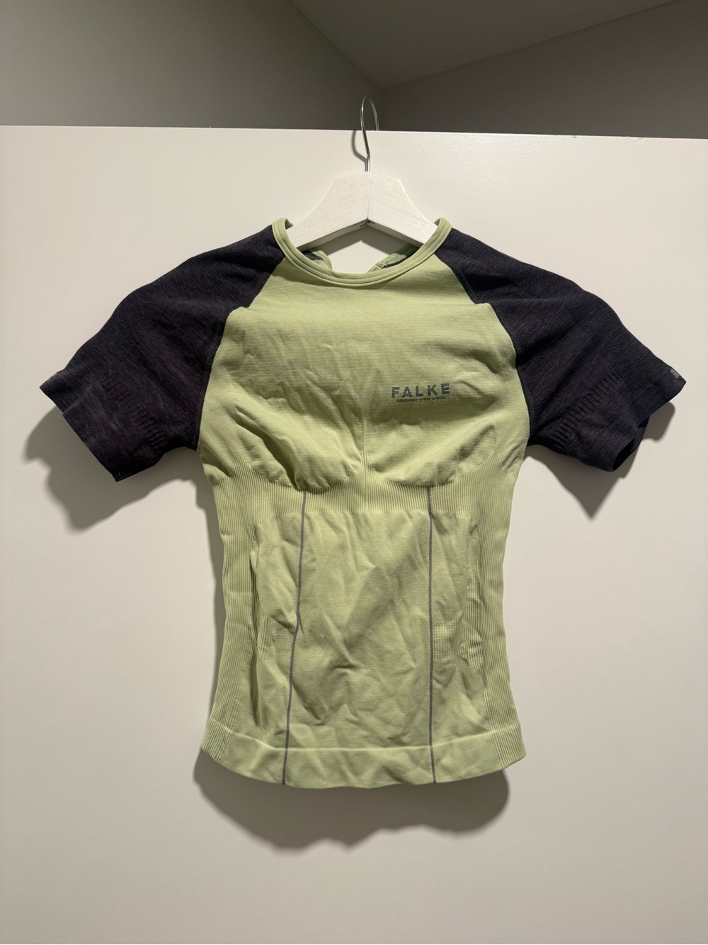 FALKE Women’s Athletic Top - Lime Green & Black